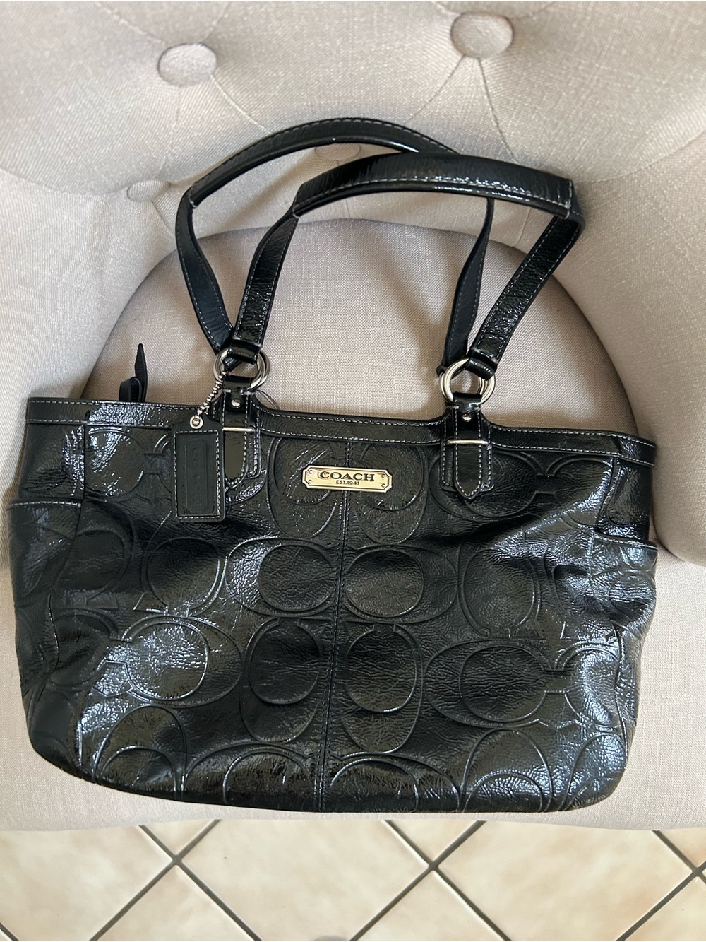 Coach Black Patent Signature Embossed Shoulder Bag - Picture 2 of 11